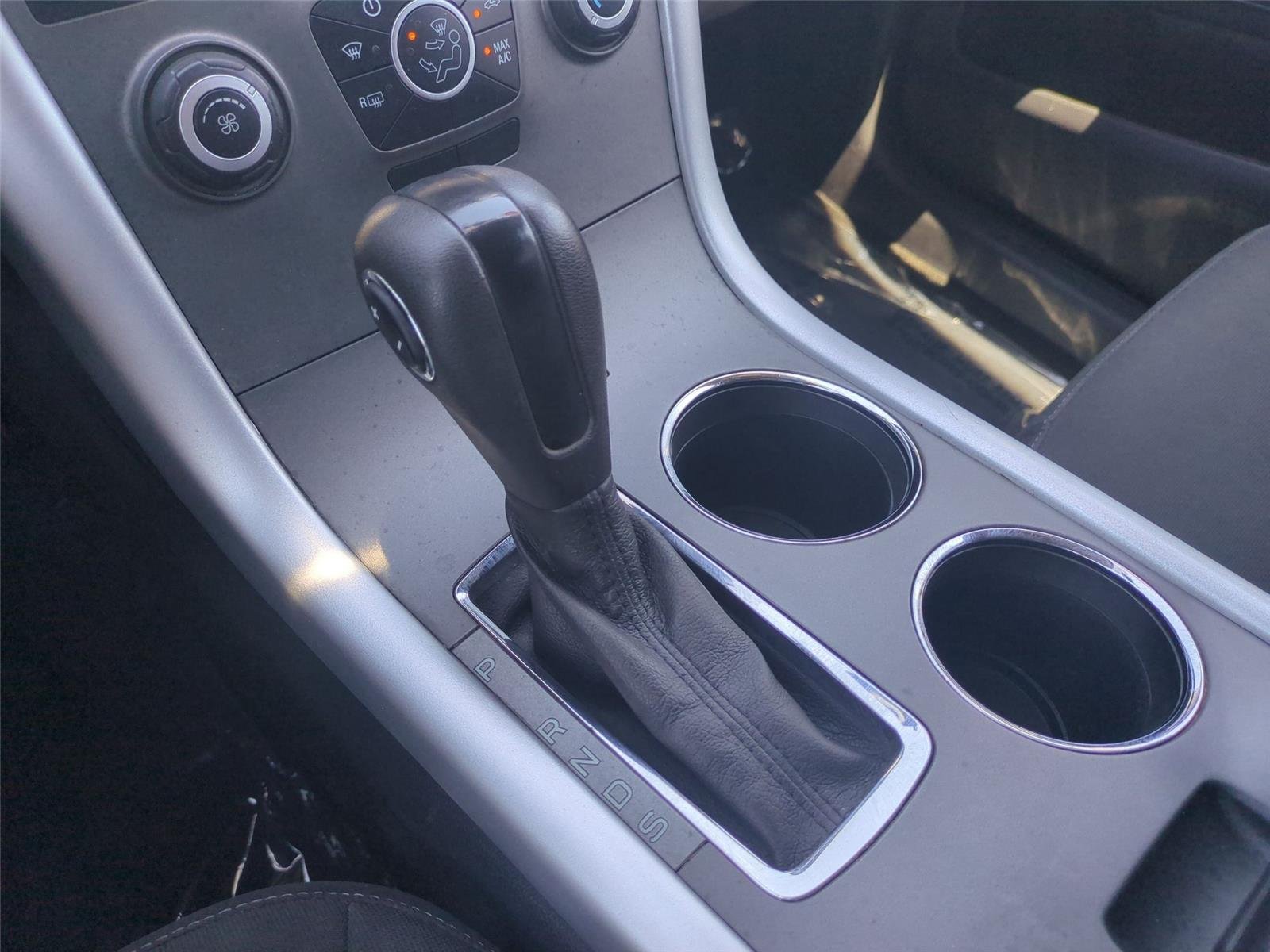 Used 2013 Ingot Silver Metallic Ford SE image 40
