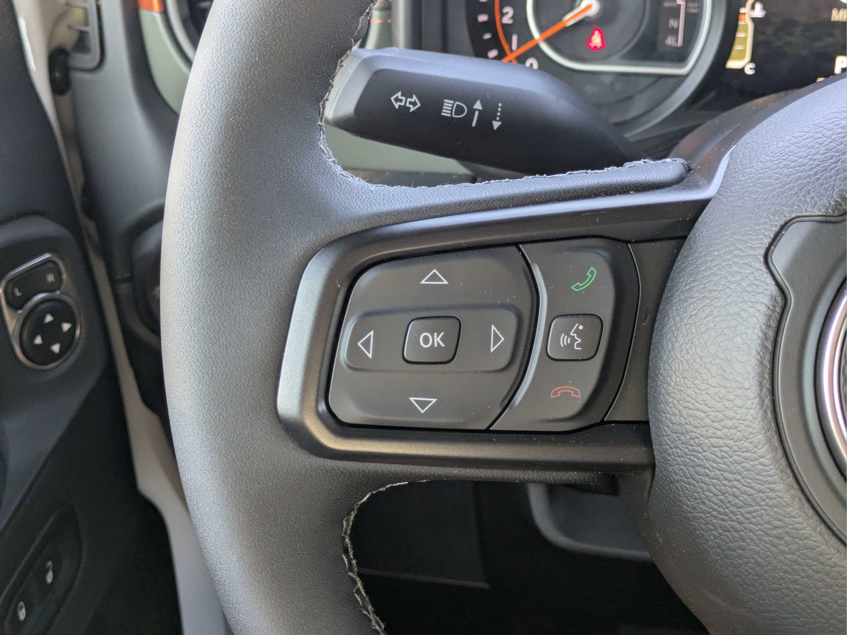 Used 2026 Bright White Clearcoat Jeep Mojave X image 24