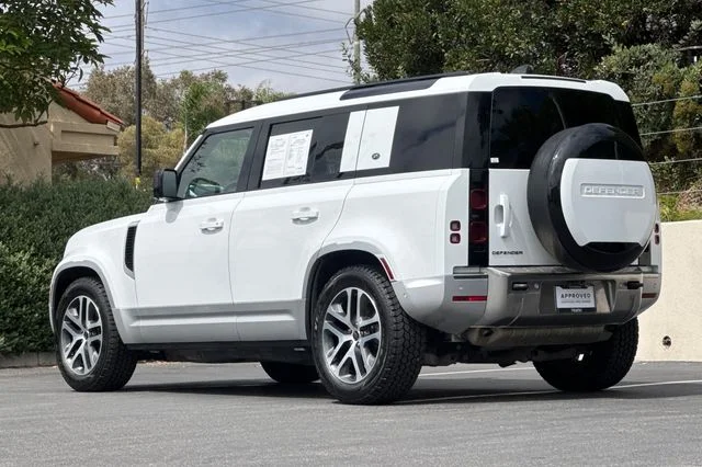 Used 2023 White Land Rover S image 3