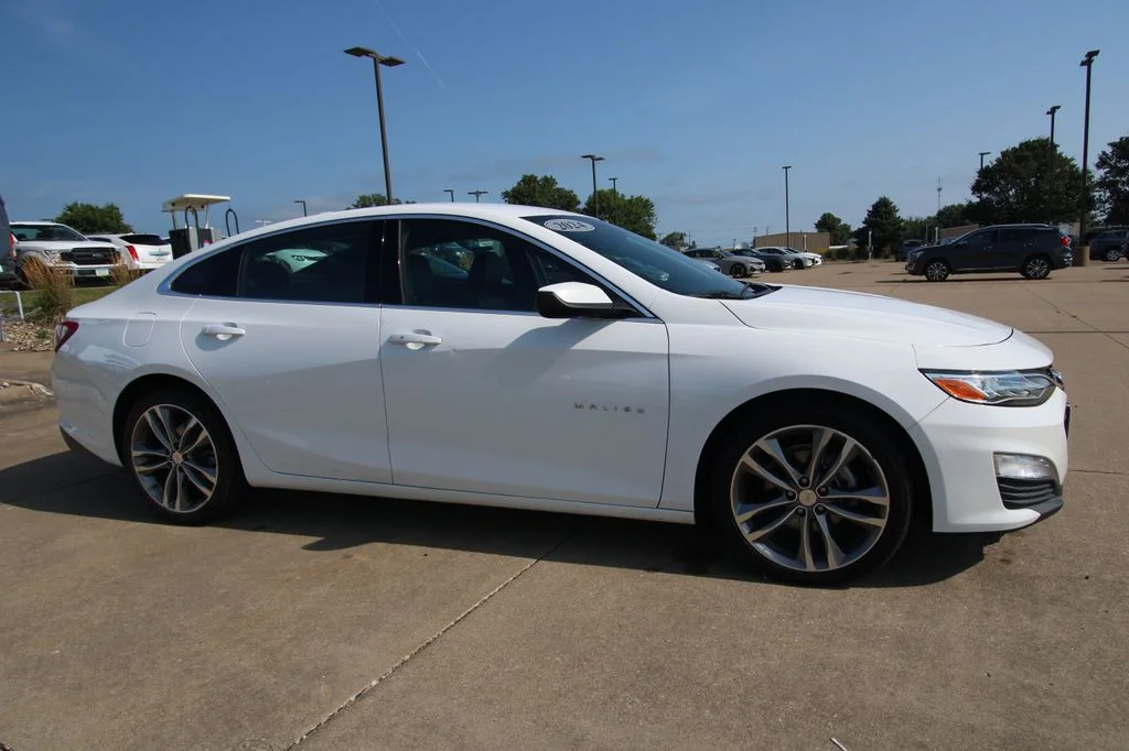Used 2024 White Chevrolet LT image 3