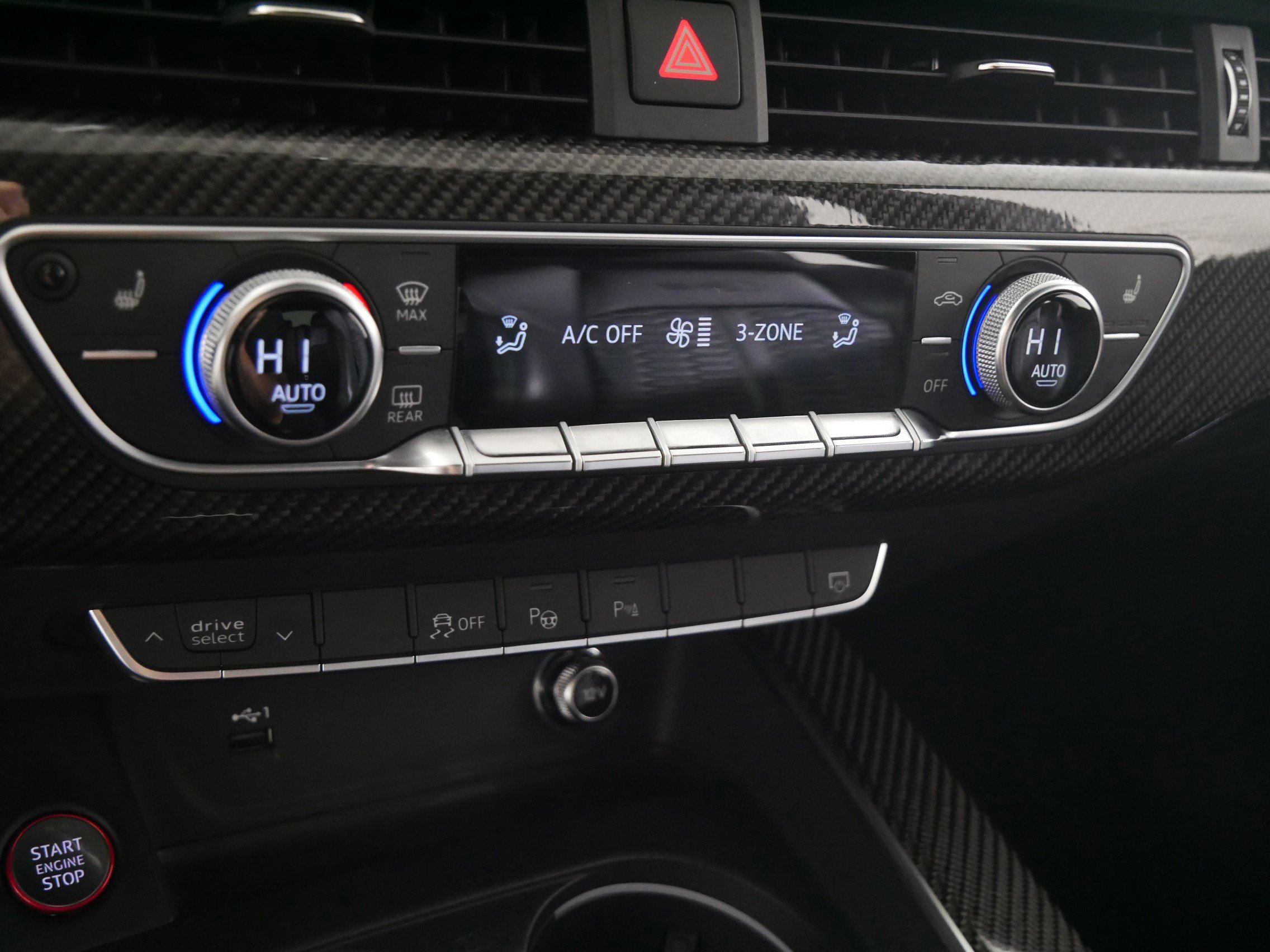 Used 2019 Daytona Gray Pearl Effect Audi Sedan 2.9 QTRO image 23