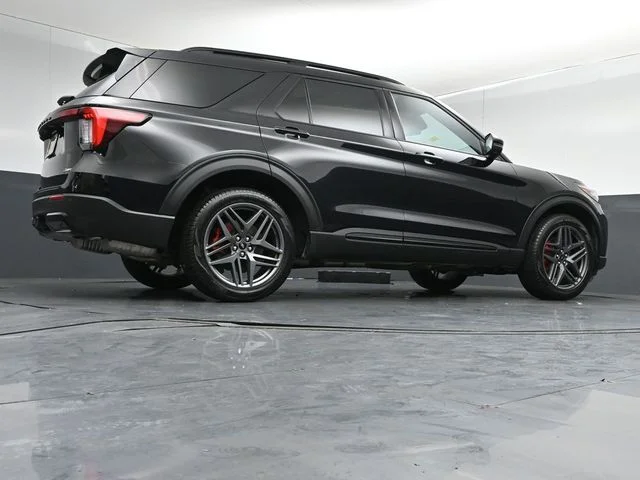 Certified Used 2025 Agate Black Metallic Ford ST-Line image 45