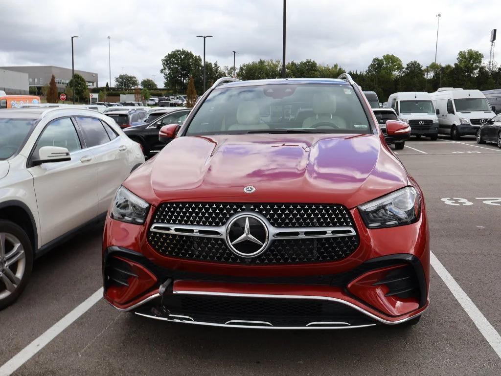 Used 2024 Red Mercedes-Benz GLE 450e image 3