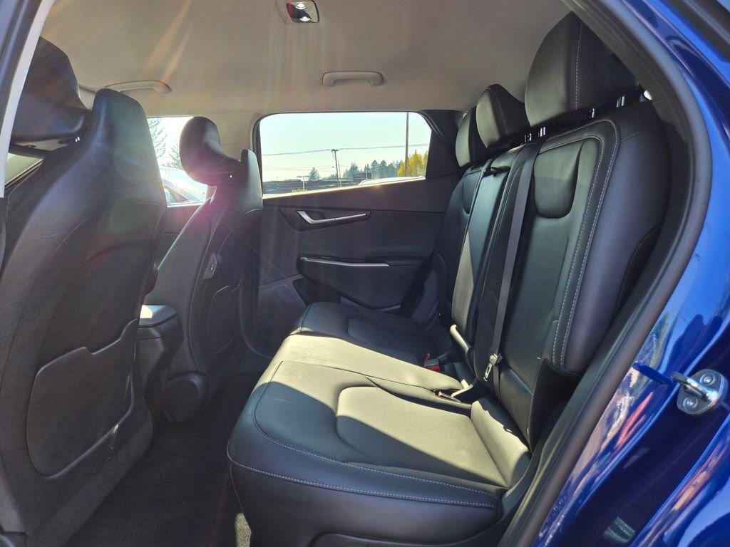 Used 2023 Blue Kia Wind image 16