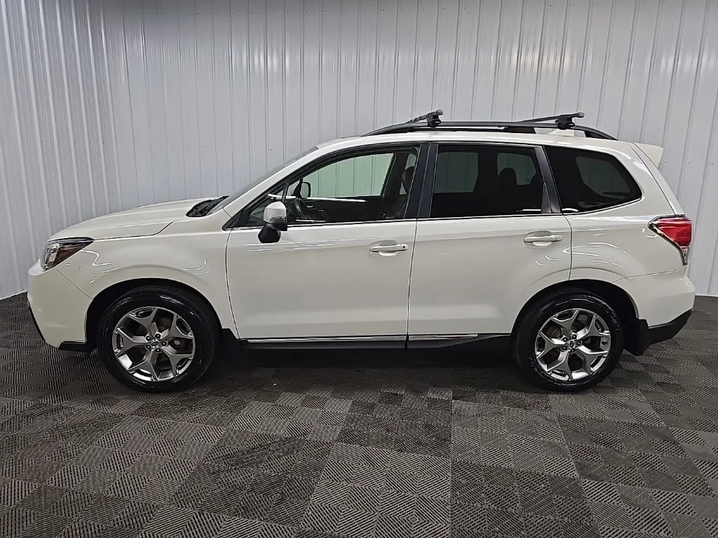 Used 2017 White Subaru 2.5i Touring image 6