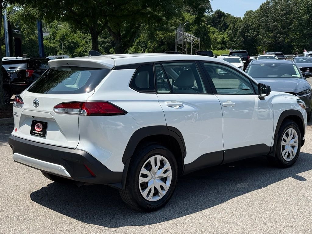 Used 2024 White Toyota L image 10
