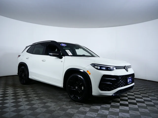 2025 Volkswagen Tiguan SE R-Line Black