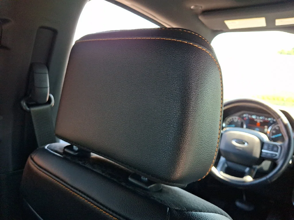 Used 2022  Ford XL image 14