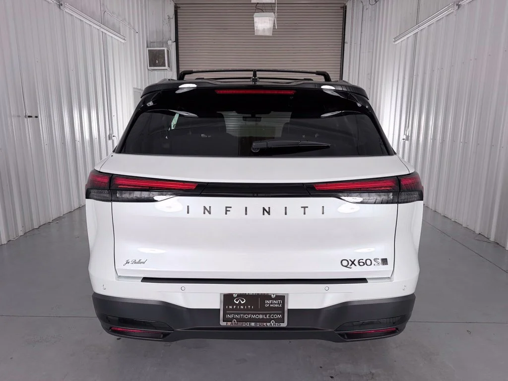 New 2027 2T RAD WHT INFINITI Sport AWD image 6