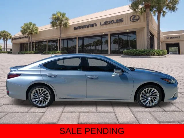 Certified Used 2022 Silver Lexus 300h Luxury image 3