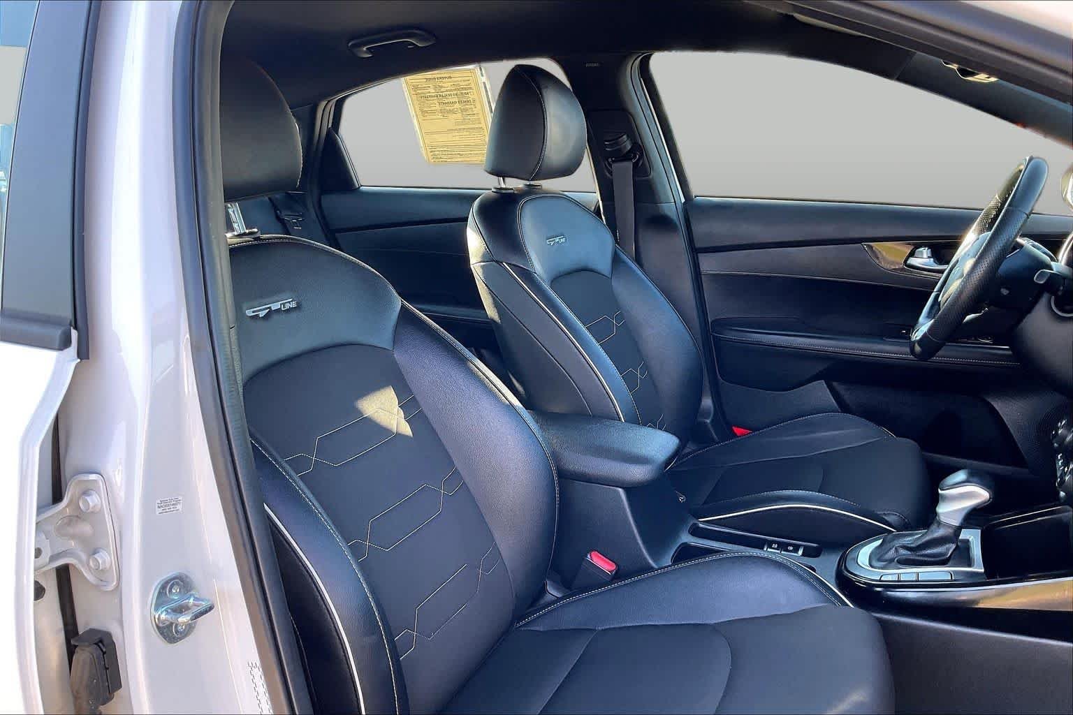 Used 2024 Snow White Pearl Kia GT-Line image 9