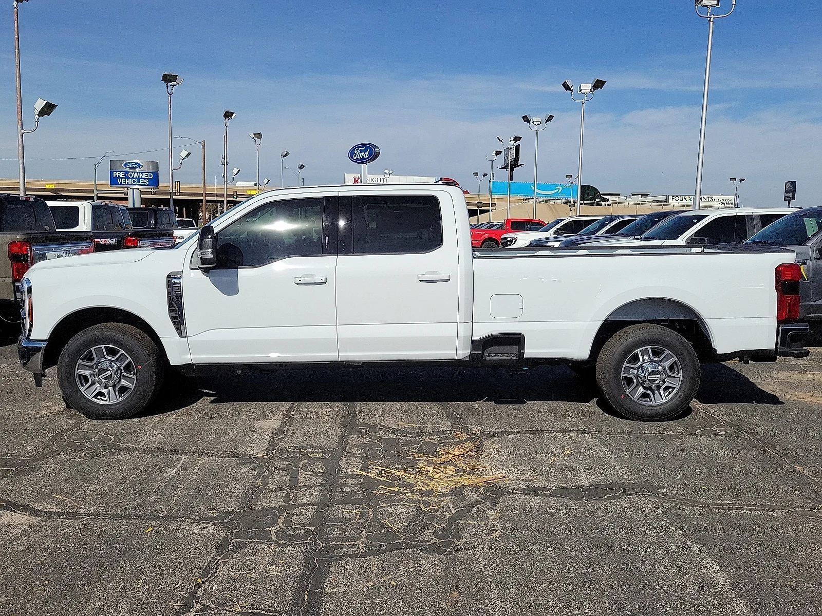 New 2026 Oxford White Ford F-350&reg; Lariat&reg; image 2