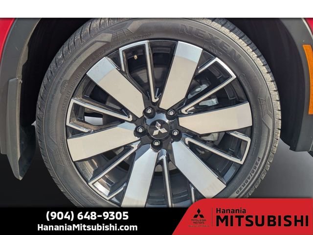 Used 2025 Red Mitsubishi SE image 11