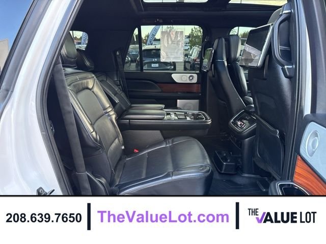 Used 2019 White Lincoln Reserve image 21