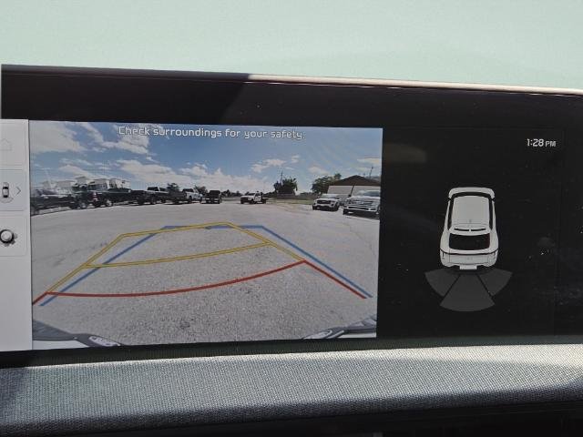 Used 2024 Glacier Kia  image 11