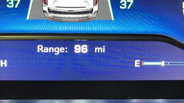 Used 2023 Summit White Chevrolet LT image 10
