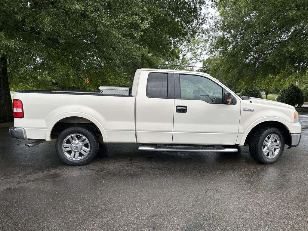 Used 2007  Ford Lariat image 2