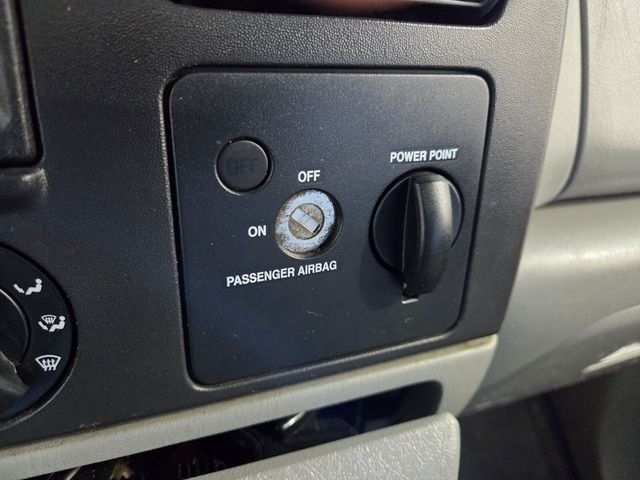 Used 2006 White Ford XL image 22