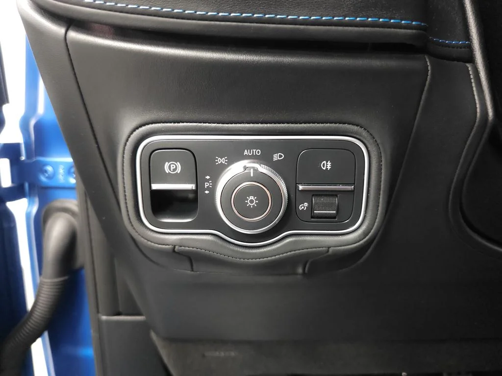 Certified Used 2025 MANUFAKTUR South Sea Blue Magno Mercedes-Benz G 580 image 10