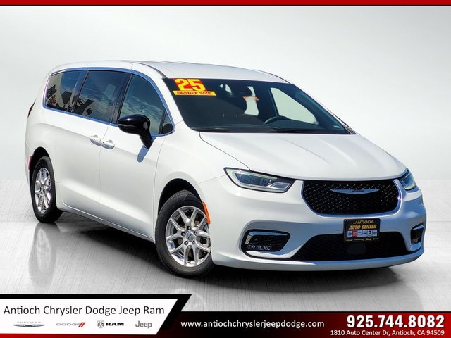 2025 Chrysler Pacifica Select