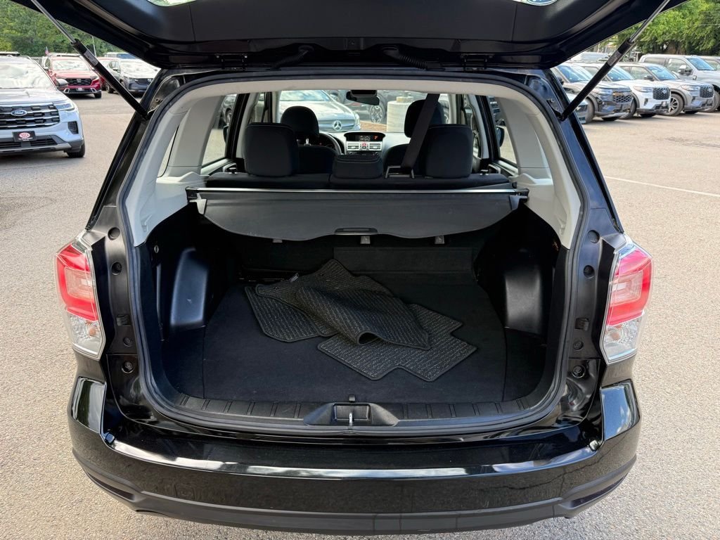 Used 2018 Black Subaru 2.5i image 25