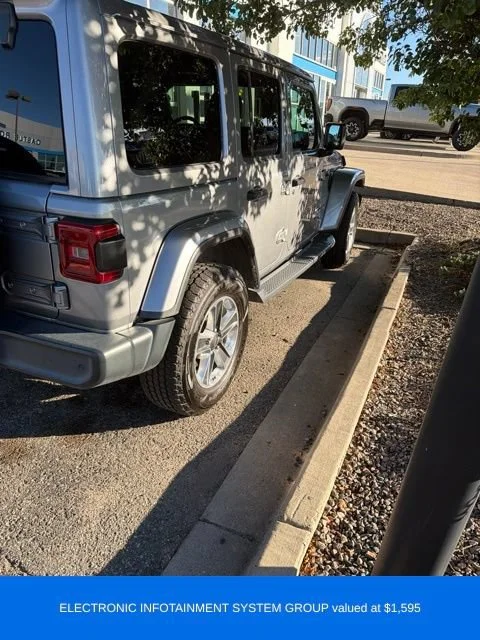 Used 2018 Silver Jeep Sahara 4x4 image 6