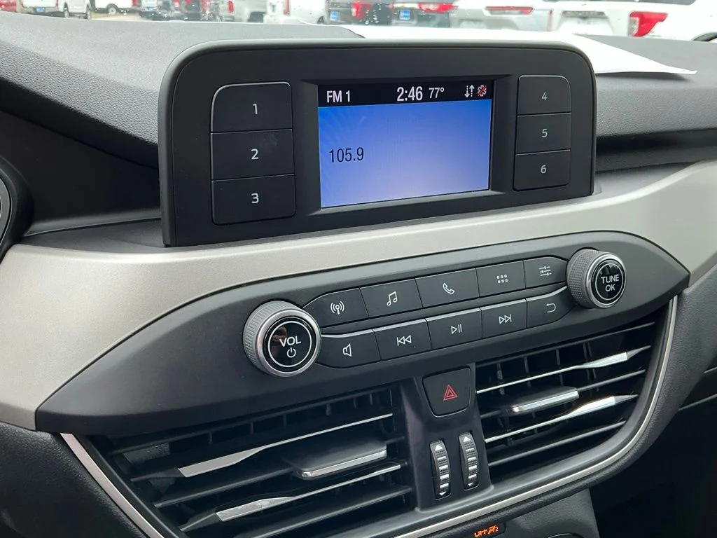 Used 2021 Gray Ford S image 25