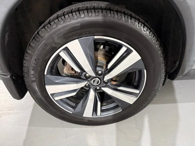Used 2021 Gray Nissan SL image 13