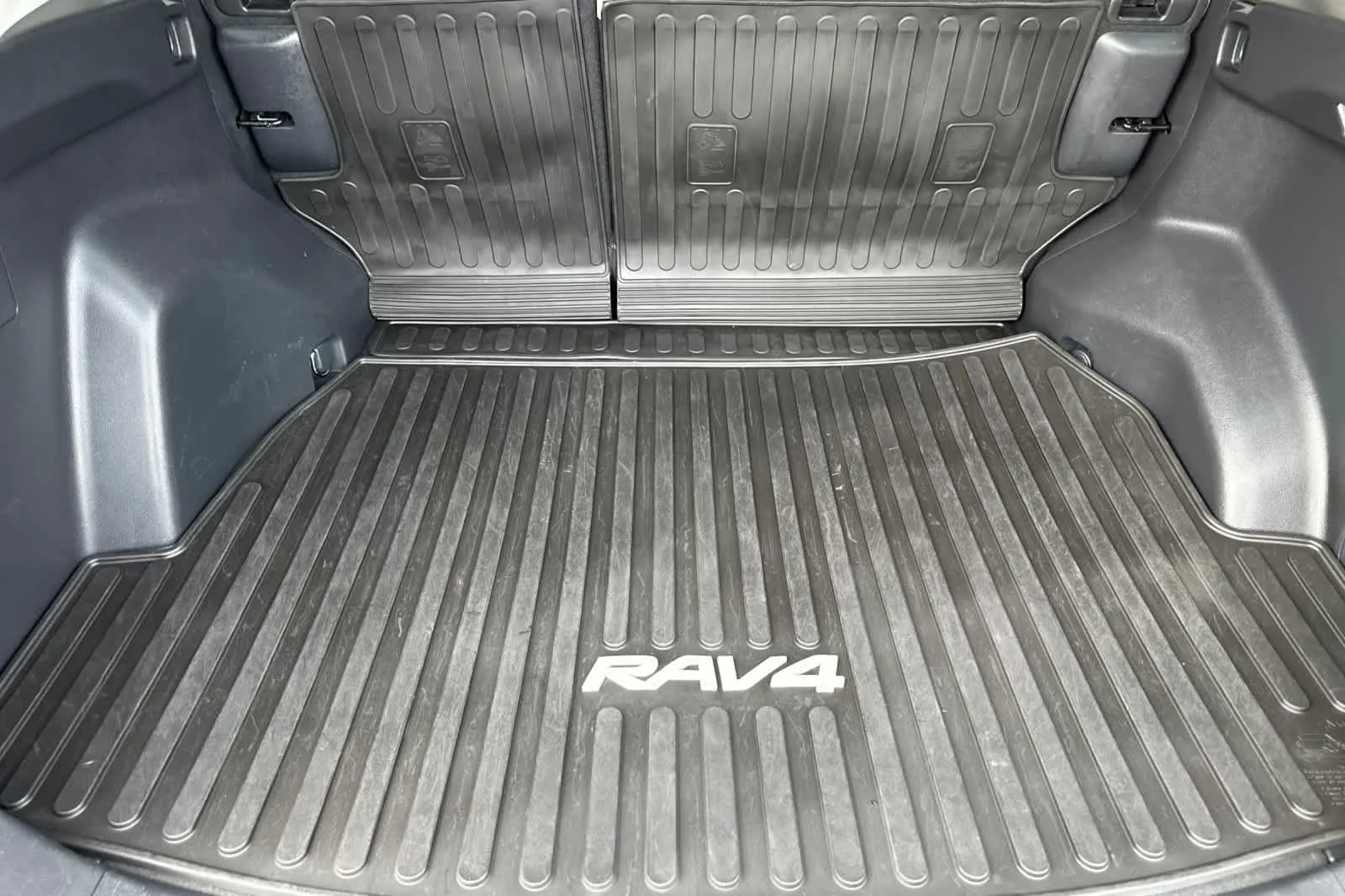 Used 2021 Magnetic Gray Metallic Toyota Hybrid XLE image 15