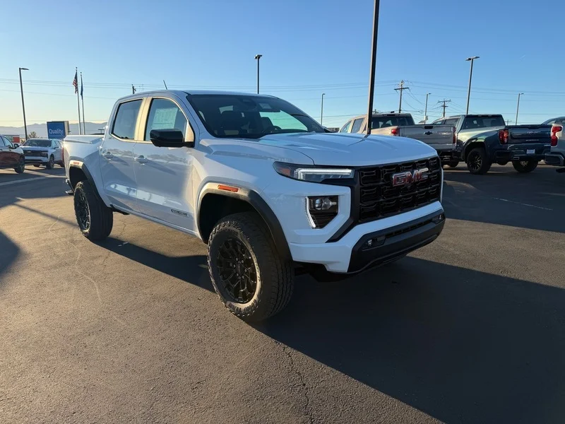 2026 GMC Canyon 2WD Elevation Crew Cab Short Box's photo