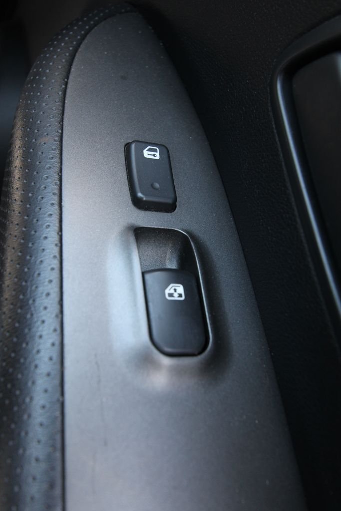Used 2009 Gray Kia LX image 21