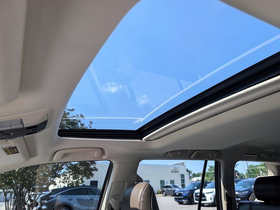 Used 2019 Gray Pearl Lexus 460 image 27