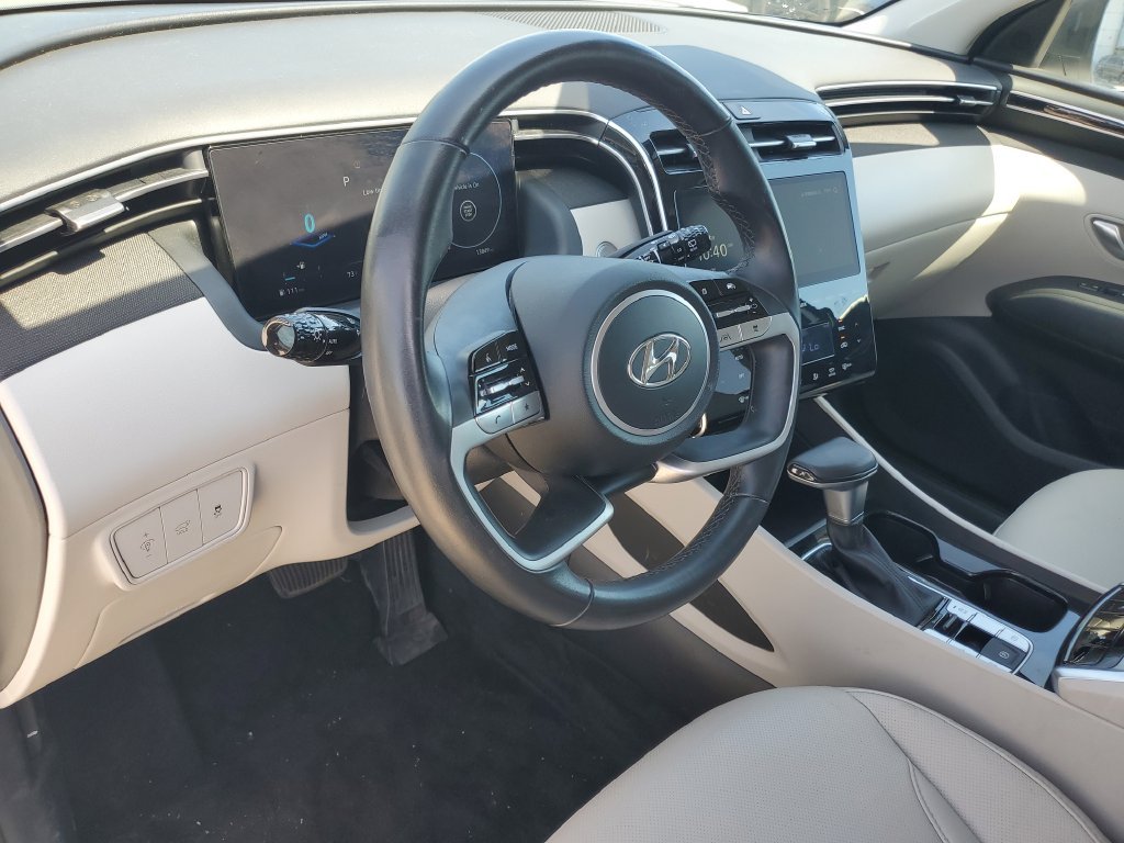Used 2024 White Hyundai SEL image 5