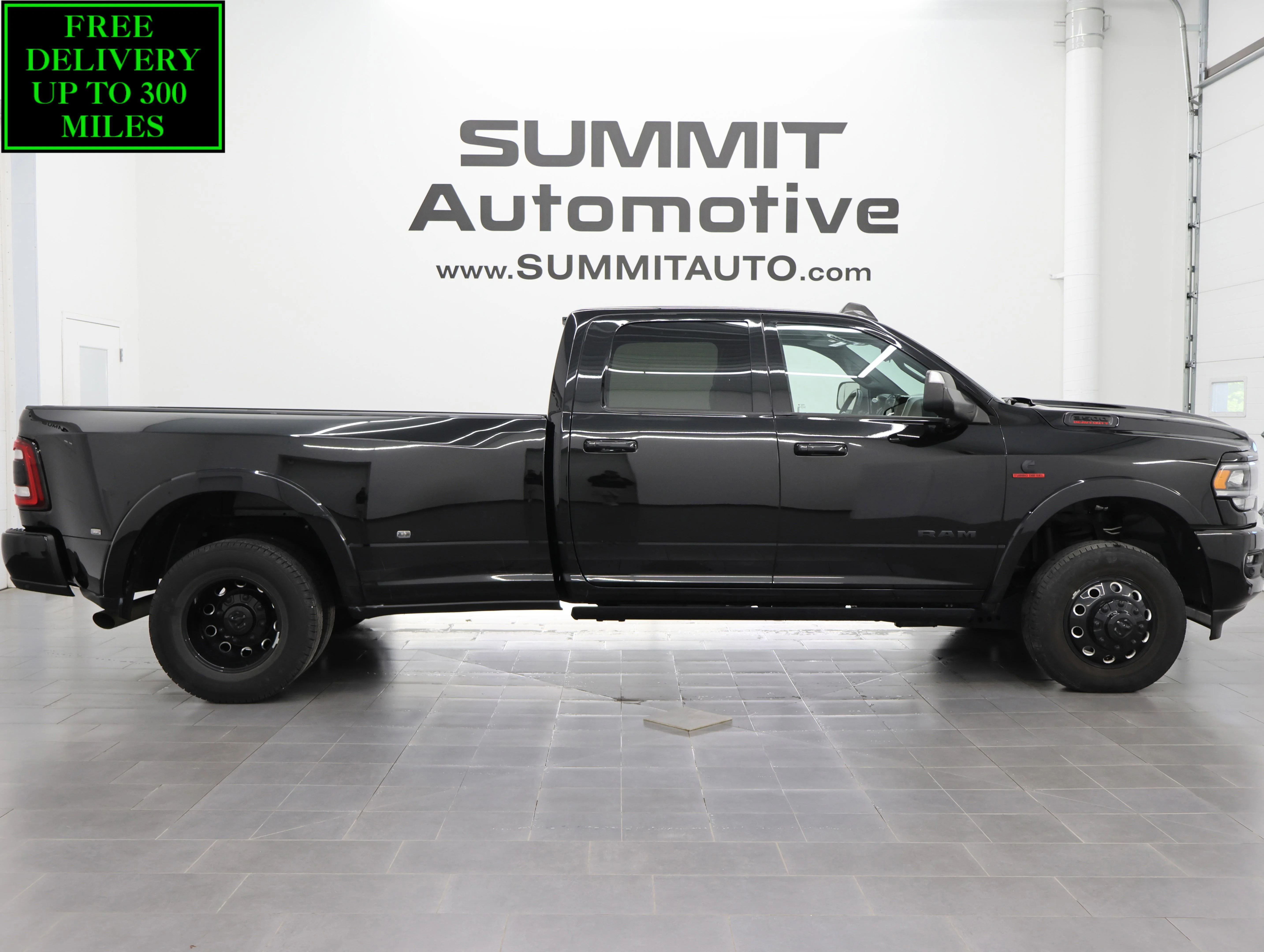 2022 RAM 3500 Laramie 4X4 Crew Cab LWB's photo