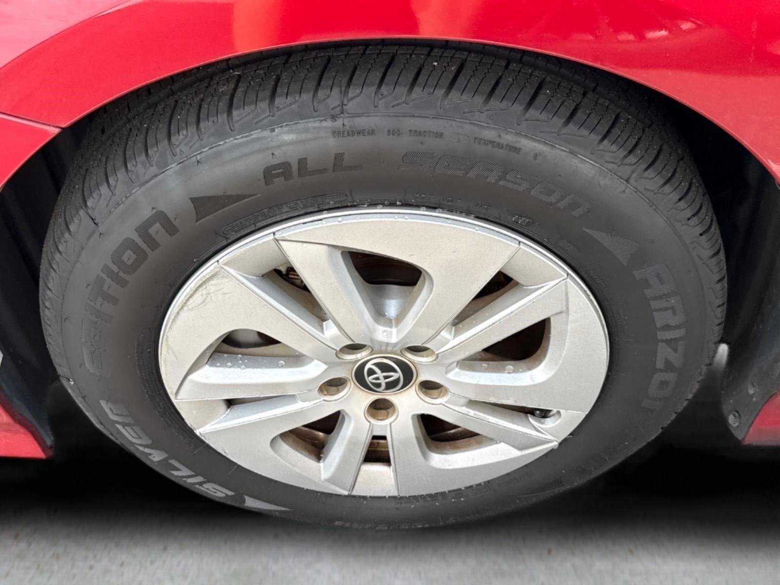 Used 2016 Hypersonic Red Toyota Two image 3