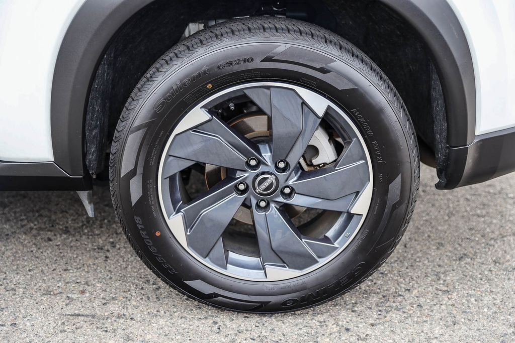 2024 Nissan Rogue SV - Photo 8