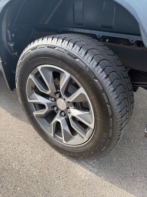 Used 2019 Gray Chevrolet LT image 12
