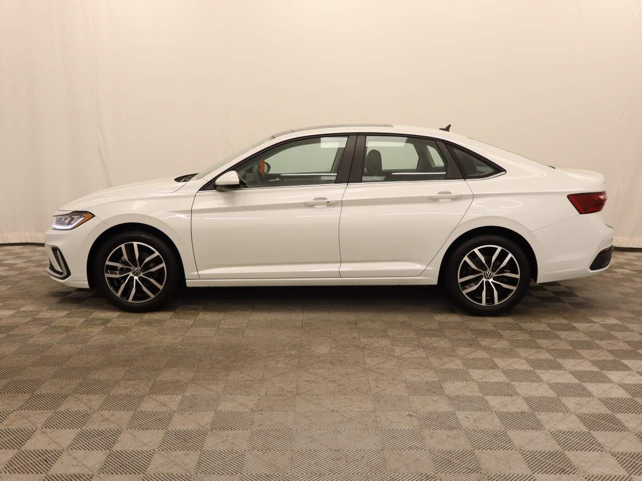 2026 Volkswagen Jetta SE - Photo 2