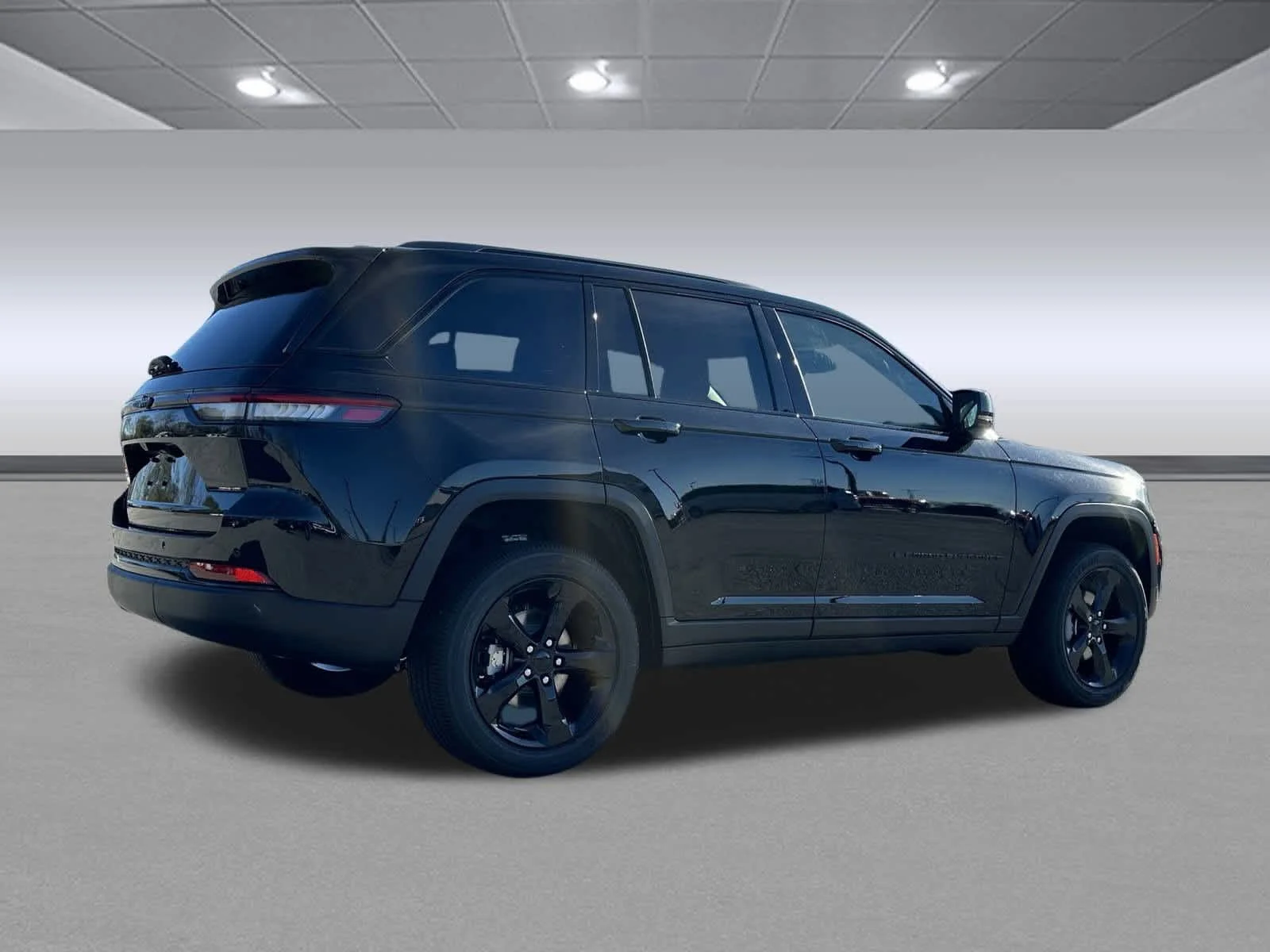 New 2025 Diamond Black Crystal Pearlcoat Jeep Altitude X image 7