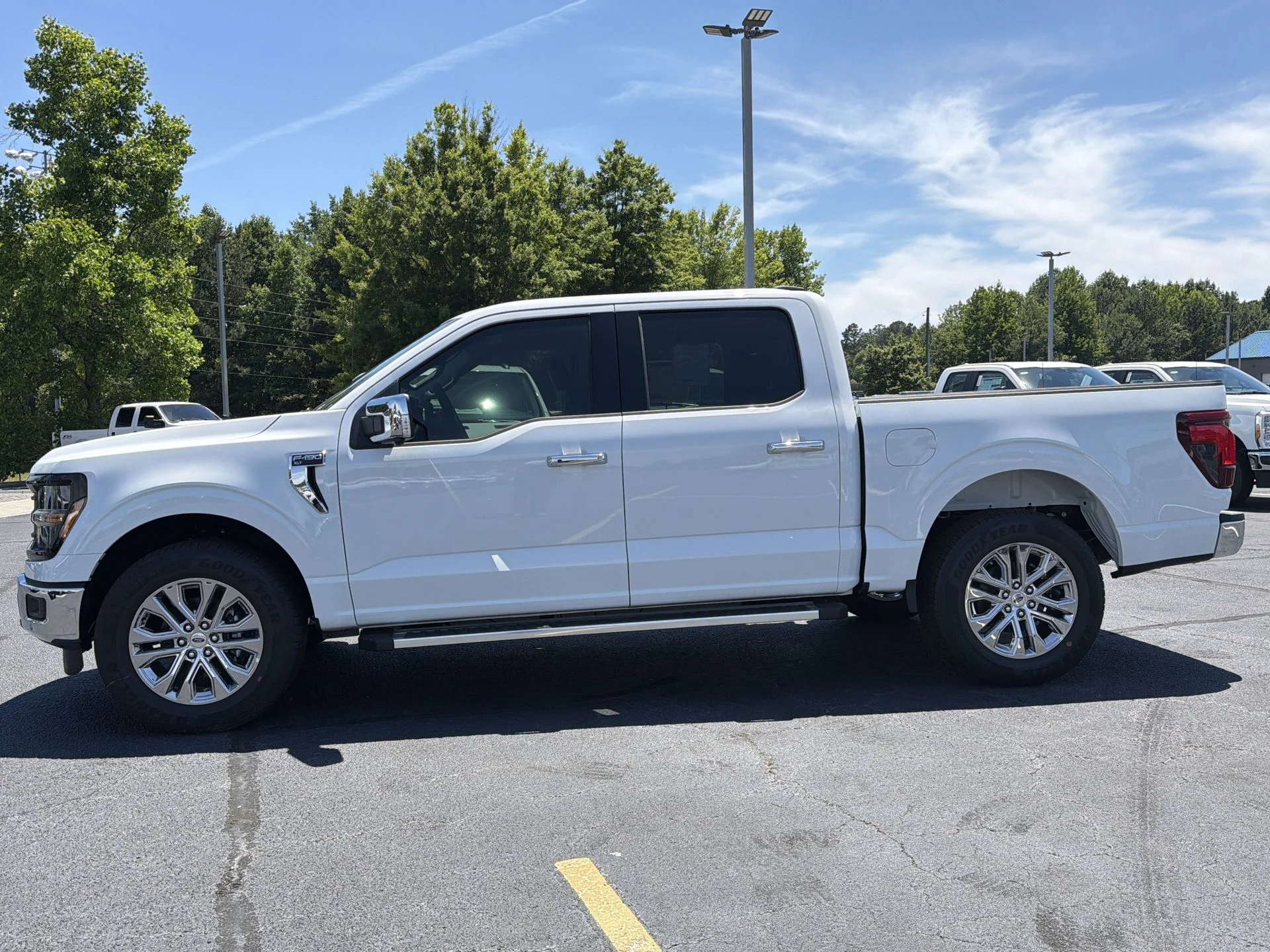 New 2026 Oxford White Ford XLT image 30