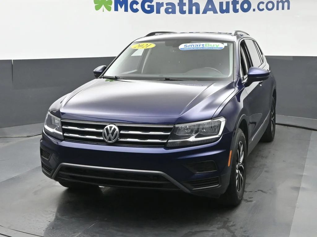 Certified Used 2021 Blue Volkswagen 2.0T SE image 22