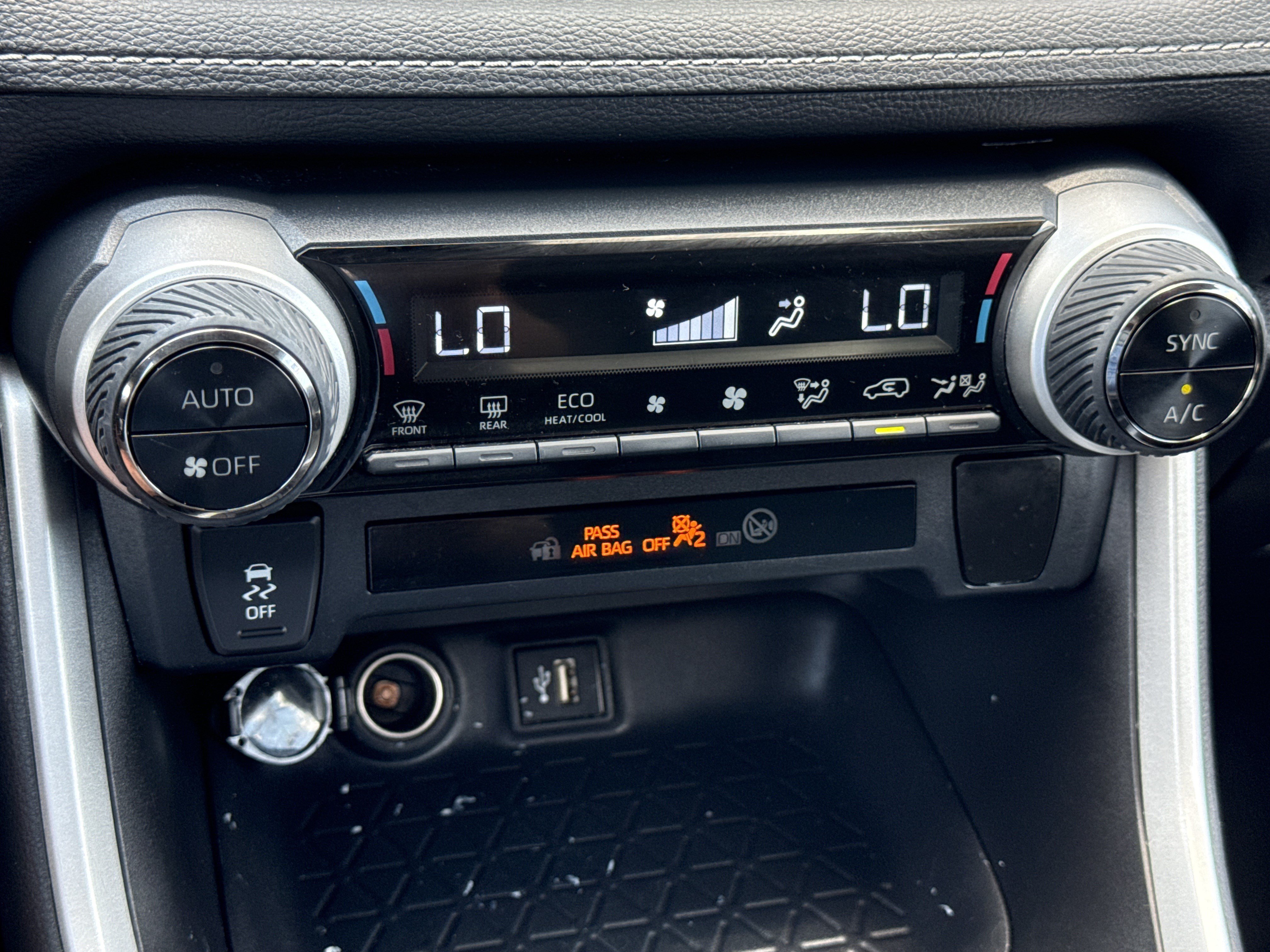 2023 Toyota RAV4 XLE - Photo 26
