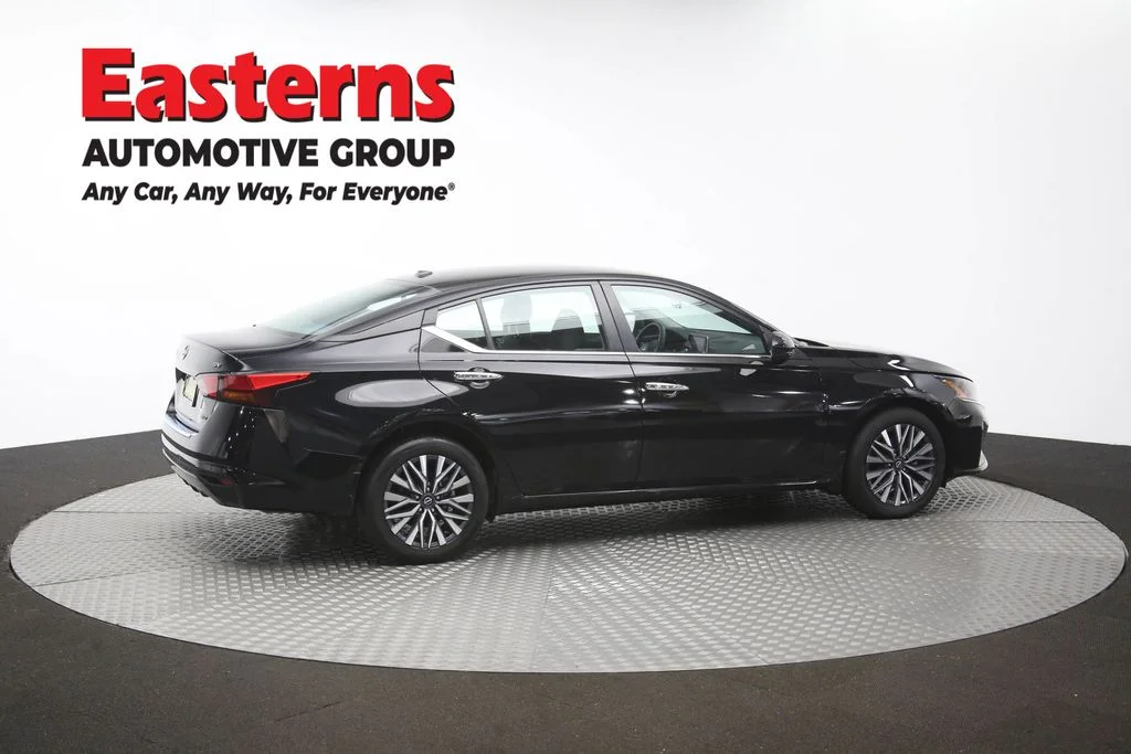 Used 2023 Black Nissan 2.5 SV image 43