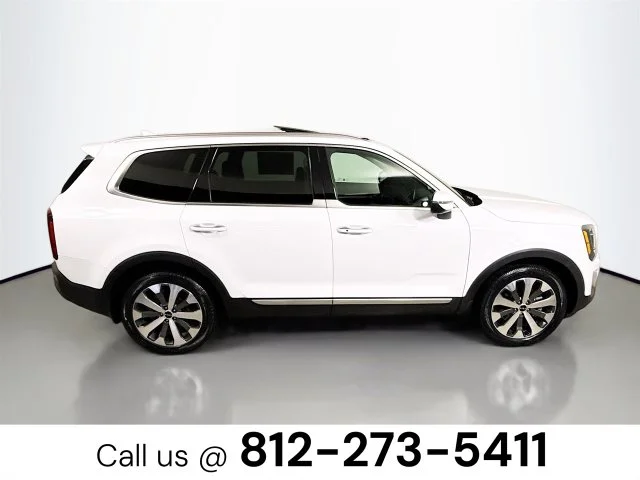 Used 2022 White Kia S image 8