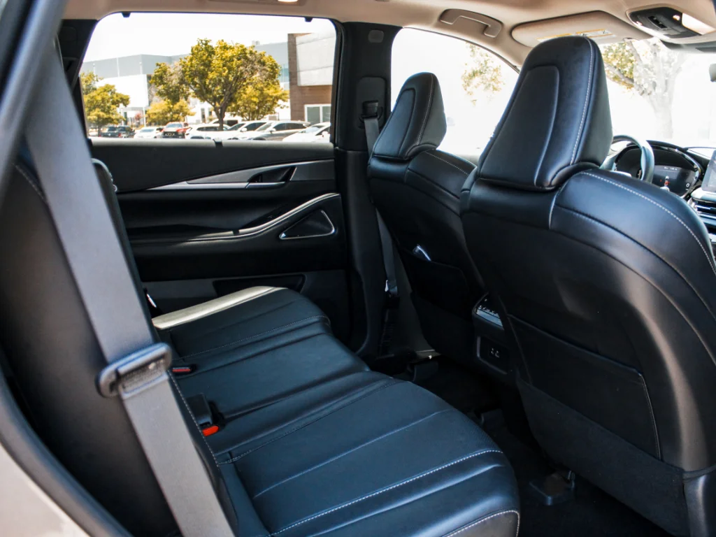 Used 2025 Graphite Shadow INFINITI LUXE image 30