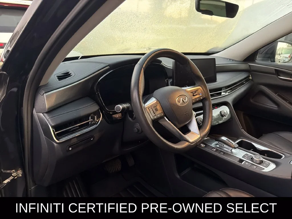 Certified Used 2024 Mineral Black INFINITI LUXE image 5