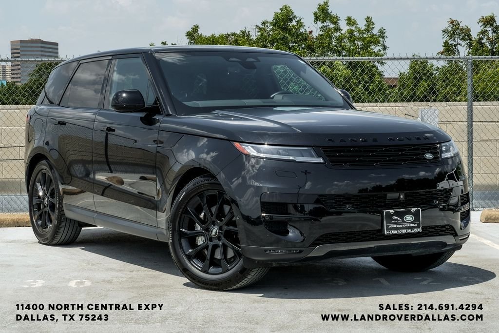 Certified Used 2025 Santorini Black Metallic Land Rover SE image 4