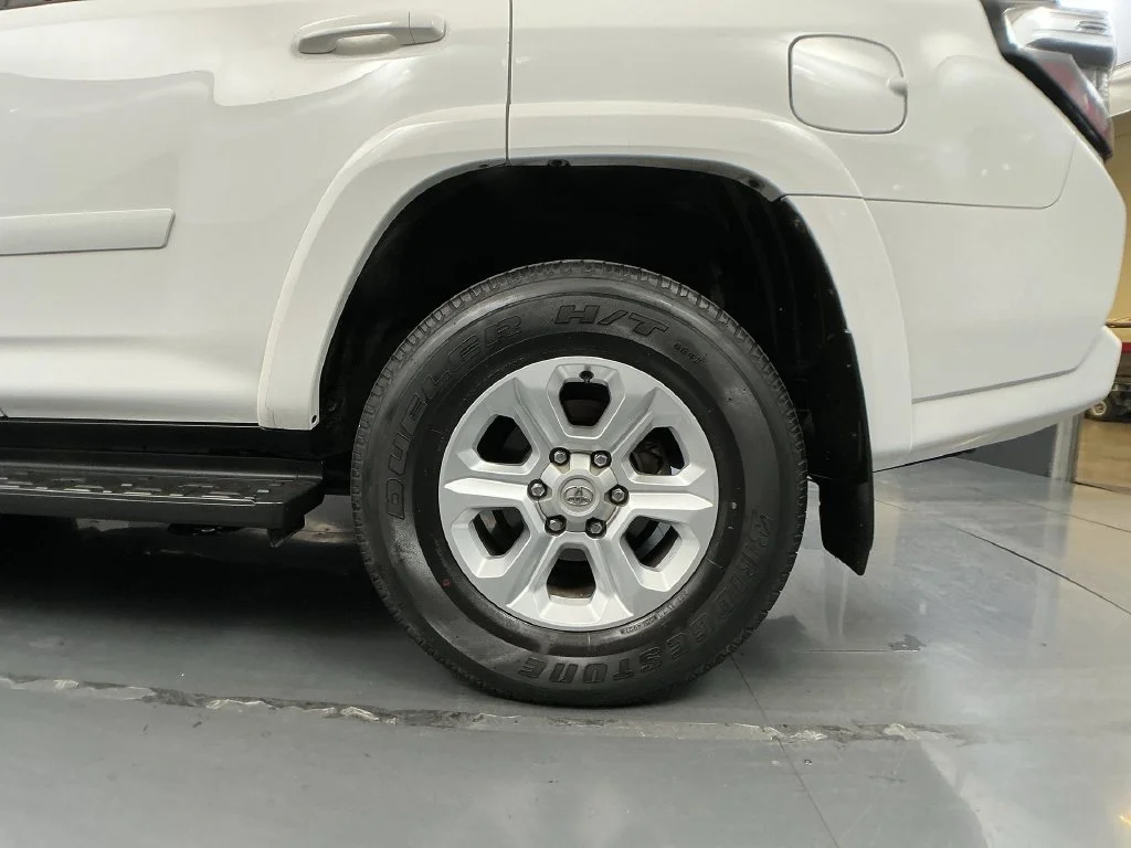 Used 2022 White Toyota SR5 image 25