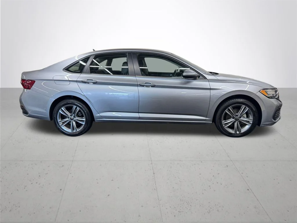 Used 2024 Silver Volkswagen 1.5T SE image 8