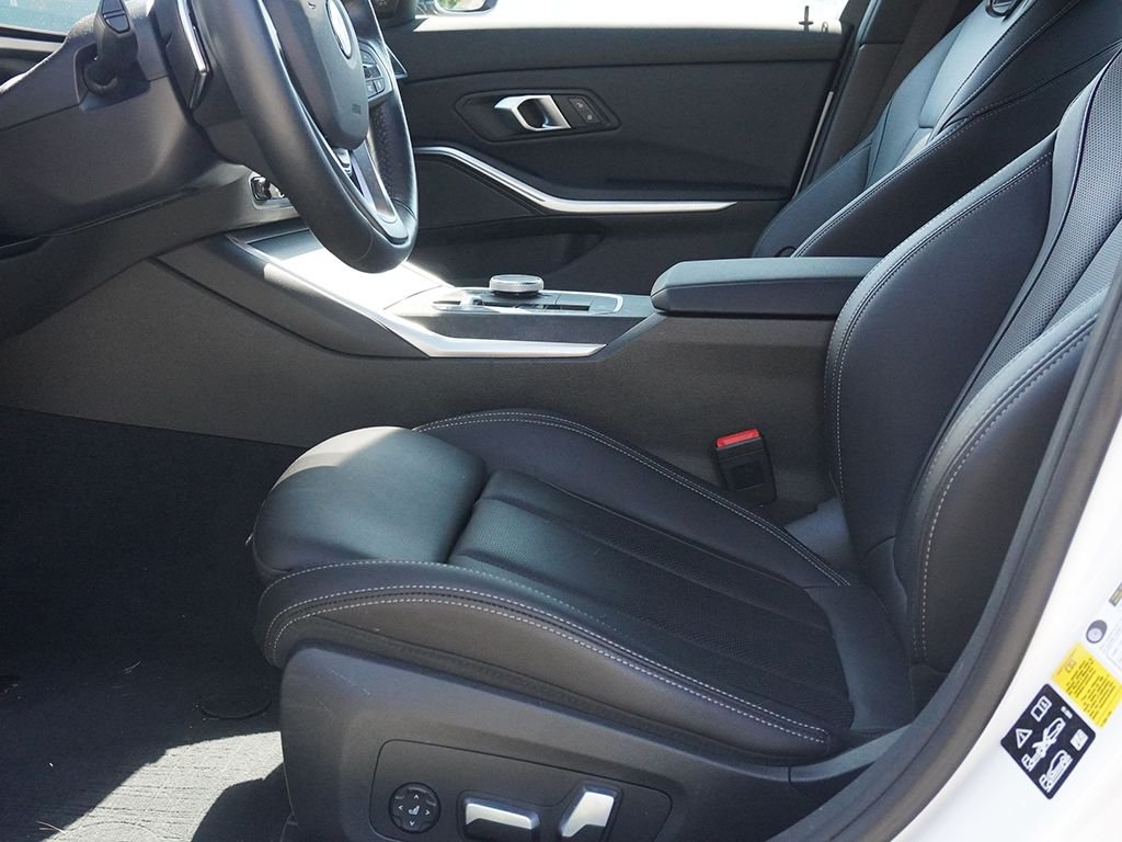 Used 2024 White BMW 330i xDrive image 26